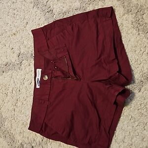 Old Navy shorts. SIZE 6